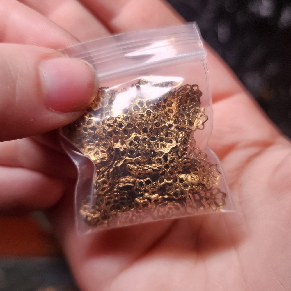 Vintage Solid Brass Flower Bead Caps ~100 Pcs - Gold Tone - 8mm And Up